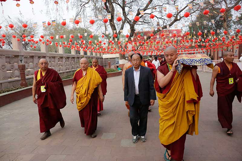 Seeking the Buddha’s Blessings for the Monlam: Goshir Gyaltsap Rinpoche Makes Offerings at the Mahabodhi Stupa