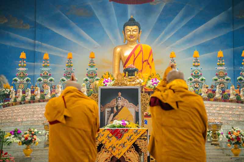 བཀའ་བརྒྱུད་སྨོན་ལམ་ཐེངས་བཞི་བཅུ་པའི་དངོས་གཞི་ཉིན་གཉིས་པ།